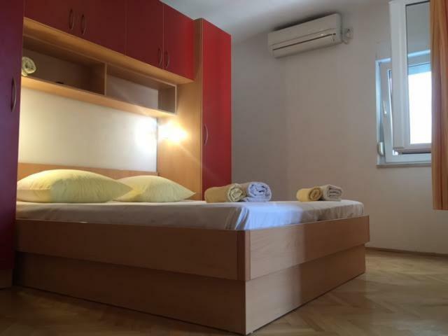 Pavlinovic Jure Apartment Макарска Екстериор снимка