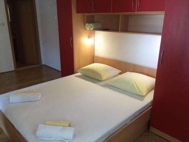 Pavlinovic Jure Apartment Макарска Екстериор снимка